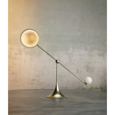 Lámpara equilibrio oro
